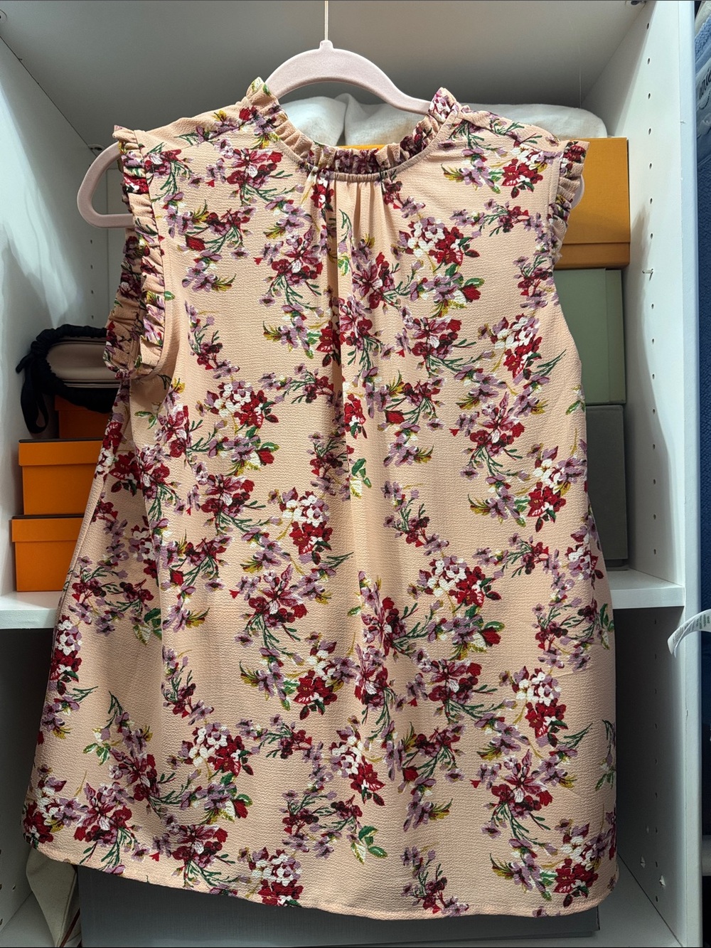 Floral Ruffle-Trim top - Picture 2 of 4